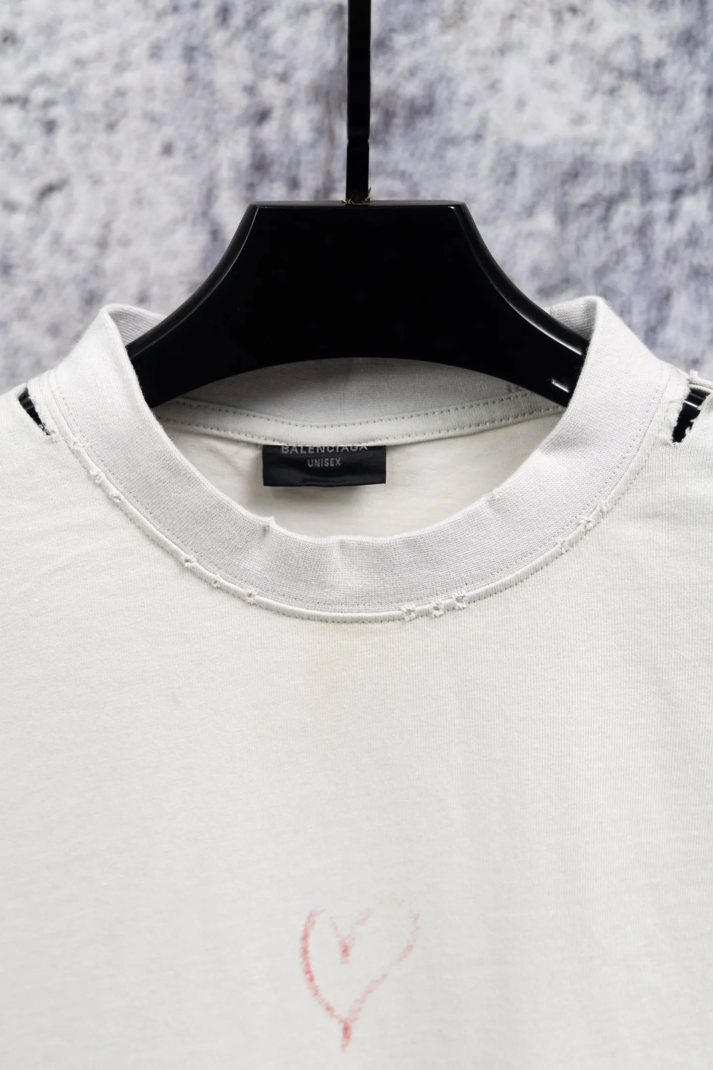 Balenciaga 2026 T T ！ ， ， 。 ， 。 ， look 。 ， 。 ！ ▪️ : 300 ， ▪️ 32S ，300 ； 32s+70D ，300g：95/ *5% 。 Breathable， ，Breathable ； ， ， 。 Breathable， ，Breathable ； 。 32 Premium ，70D ， ， 。 ▪️ New Arrival ▪️ Same Style ▪️ ▪️ ：White Gray ▪️Size：S-XL